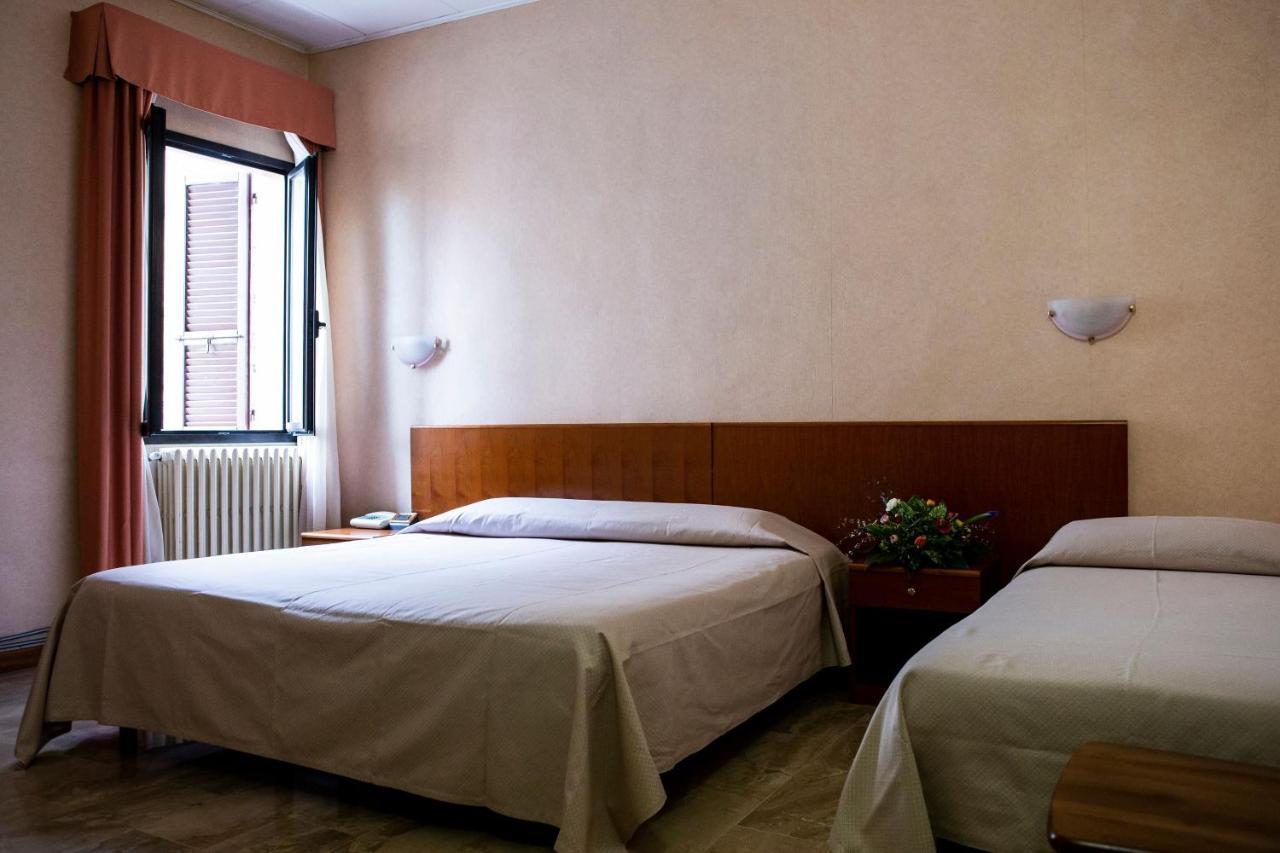 Hotel Astor Piacenza Eksteriør bilde