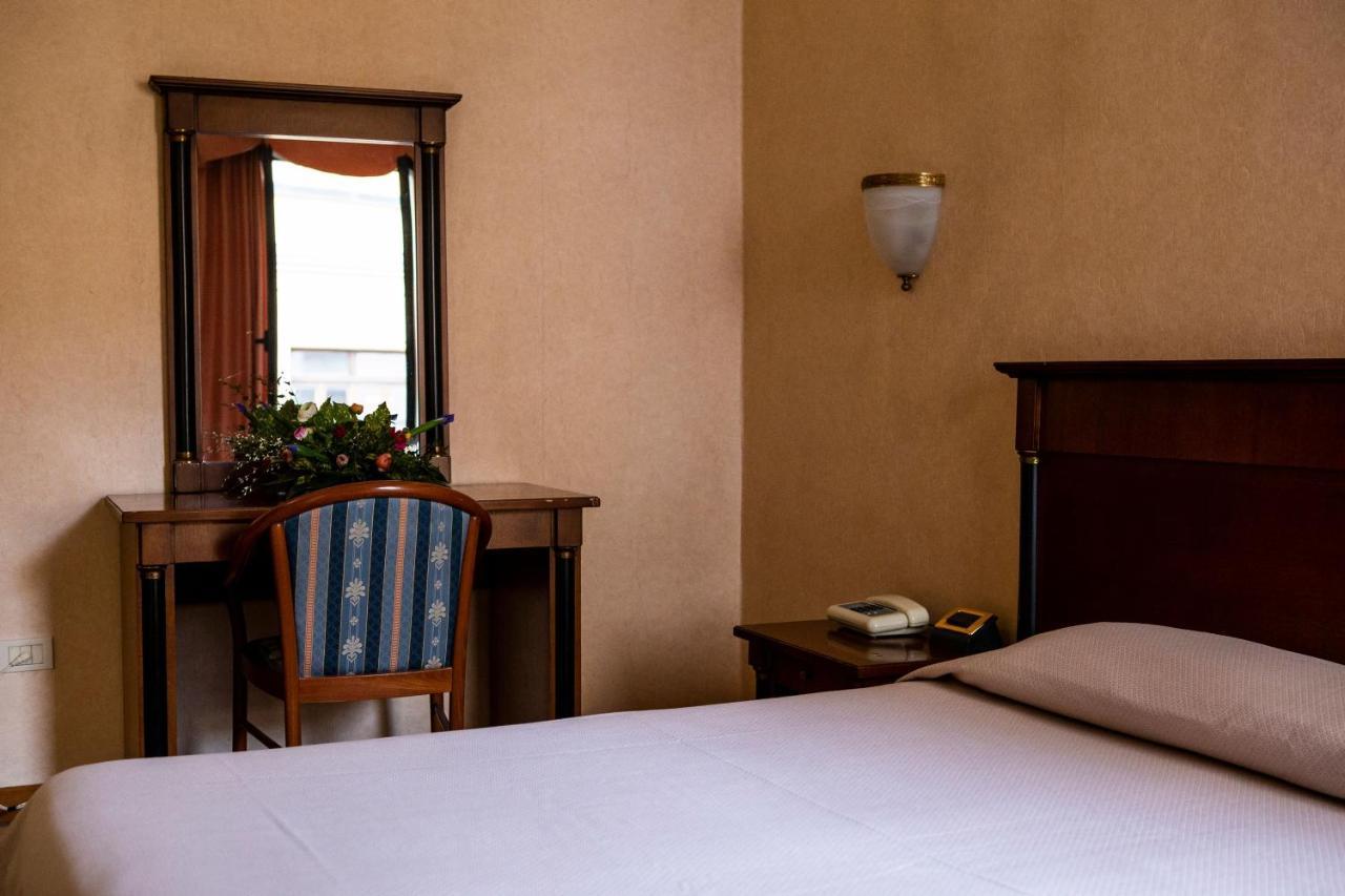 Hotel Astor Piacenza Eksteriør bilde